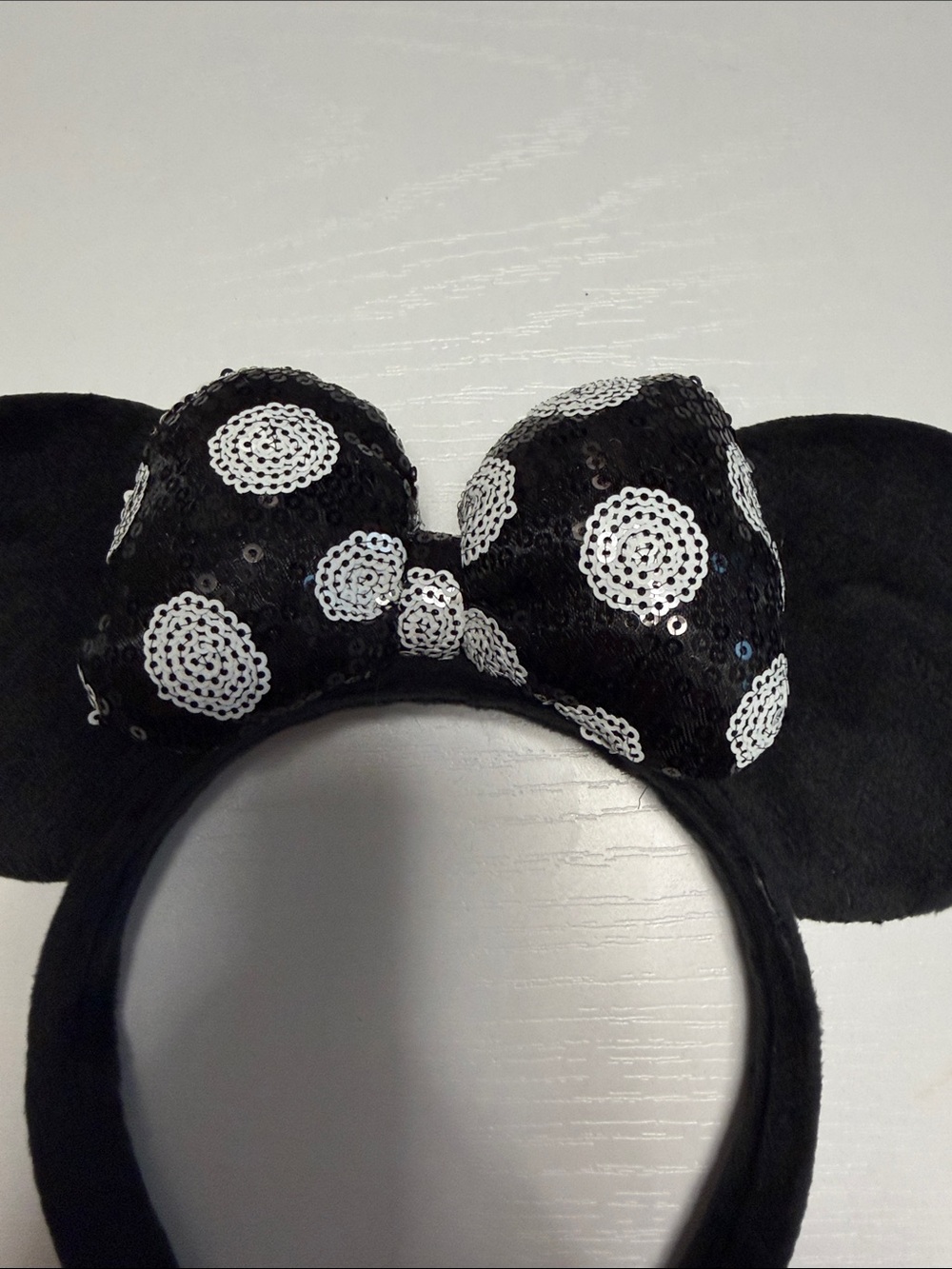 NWOT Sequin Polka Dot Minnie Mouse Ear Headband - Black & White - Picture 2 of 3